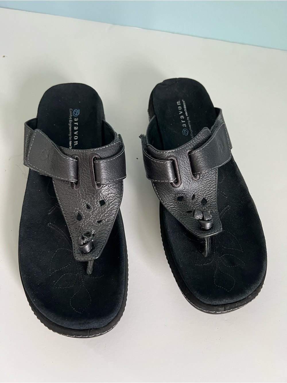 Aravon Black Leather Thong Sandals